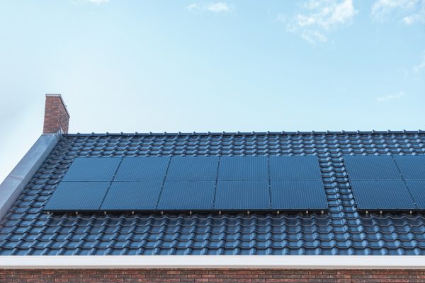 Zonnepanelen_All_Black_op_dak_sh_635109173_web